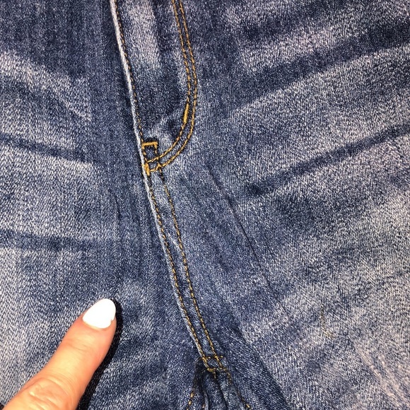 Judy Blue distressed jeans size 13/31 - Picture 2 of 10